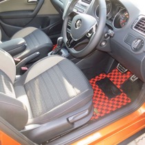 VW クロスポロ SISAL オレンジ／ブラック