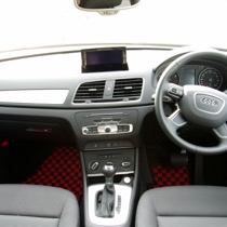 AUDI Audi Q3 SISAL レッド／ブラック