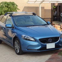 VOLVO VOLVO V40 D4 SISAL ホワイト／ブラック