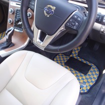 VOLVO ボルボ　ＸＣ60 SISAL ブルー/イエロー（国旗カラー）