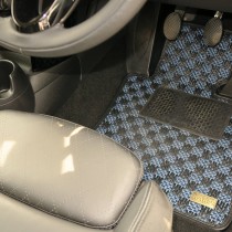 KARO装着事例 SISAL BMW ＭＩＮＩ