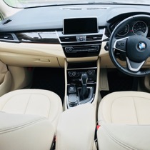 BMW BMW 218d アクティブツアラー  ラグジュアリー SISAL ブラック／ブラック