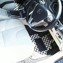 VOLVO VOLVO V40 SISAL ホワイト／ブラック