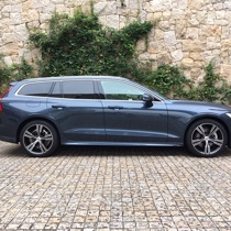 KARO装着事例 QUEST VOLVO Ｖ６０