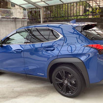 KARO装着事例 FLAXY LEXUS ＵＸ