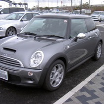 KARO装着事例 QUEST BMW MINI