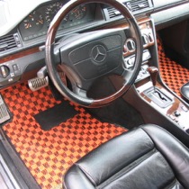 KARO装着事例 SISAL MERCEDES BENZ　Eクラス