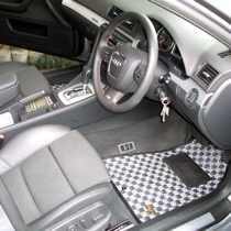 KARO装着事例 SISAL AUDI　A4アバントクワトロ