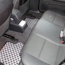 KARO装着事例 SISAL AUDI　A4アバントクワトロ