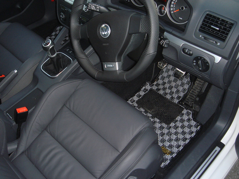 VW ゴルフ5 | VW | 装着例 | KARO | オーダーメイド カーマット 