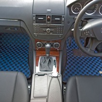 KARO装着事例 SISAL MERCEDES BENZ　Cクラス