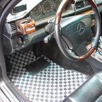 KARO装着事例 SISAL MERCEDES BENZ　Eクラス