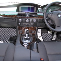 KARO装着事例 SISAL ＢＭＷ ５シリーズ