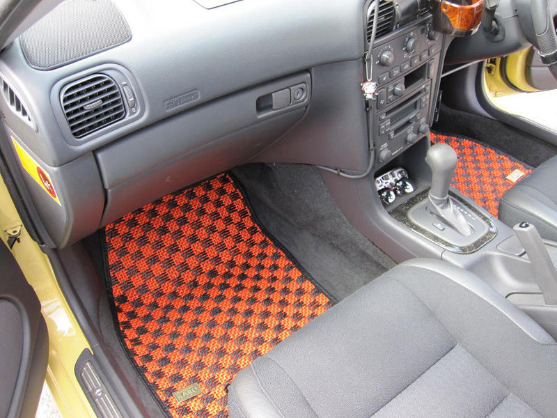 VOLVO V40 | VOLVO | 装着例 | KARO | オーダーメイド カーマット