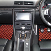 KARO装着事例 SISAL AUDI ＲＳ４