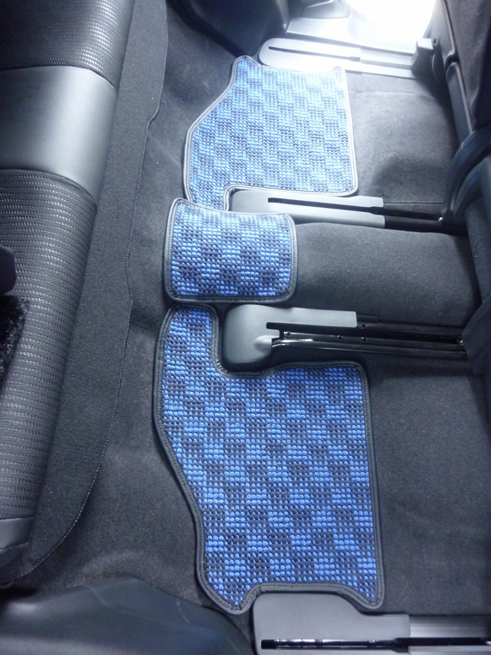 カロ KARO フロアマット KRONE 品番：2785 シトロエン C3 A55F01 ハンドル：右 FF フットレスト：有 フットレスト部カバー付 2010年05月〜  floor mat