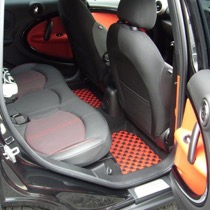 KARO装着事例 SISAL BMW　ＭＩＮＩ クロスオーバー