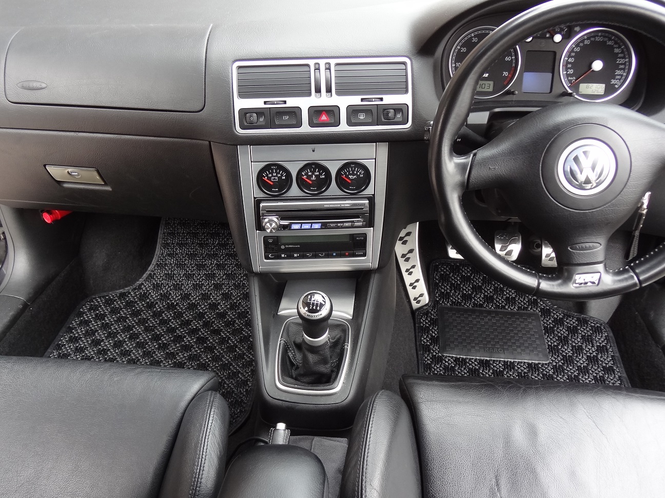 VW ゴルフ4 | VW | 装着例 | KARO | オーダーメイド カーマット 