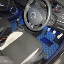 KARO装着事例 FLAXY RENAULT　ルーテシア ルノー・スポール
