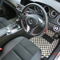 KARO装着事例 SISAL MERCEDES BENZ　Cクラス