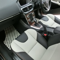 KARO装着事例 SISAL VOLVO　Ｖ40ＣＣ